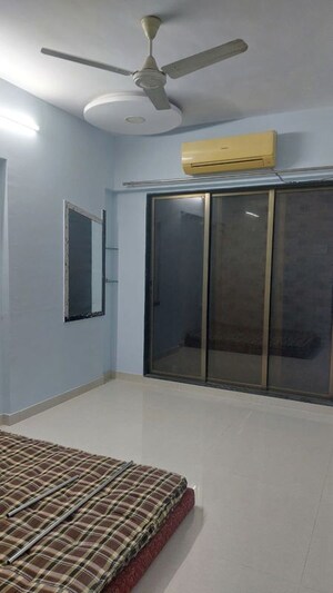 Room in 2 BHK Apartment at Samata CHS Goregaon West, Goregaon West – for Rent