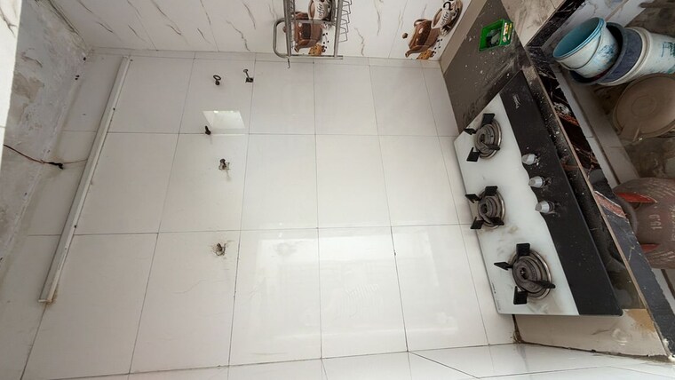 Bathroom, patel nagar 1 Bedroom 500 Sq.Ft. Builder Floor In Patel Nagar Delhi 10637415