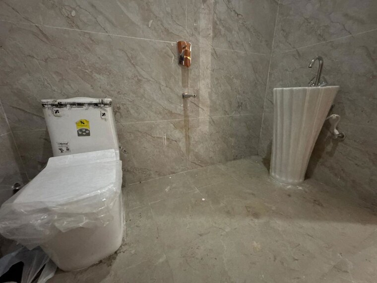 Bathroom, aman vihar 4 Bedroom 128 Sq.Ft. Independent House In Aman Vihar Dehradun 10637500