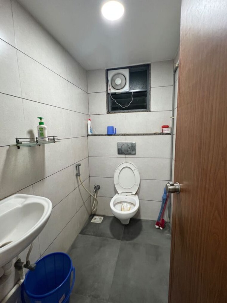 Bathroom, sola Commercial Office Space 896 Sq.Ft. In Sola Ahmedabad 10637480