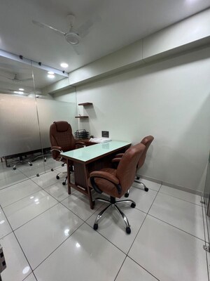  Office Space For Rent in Sola