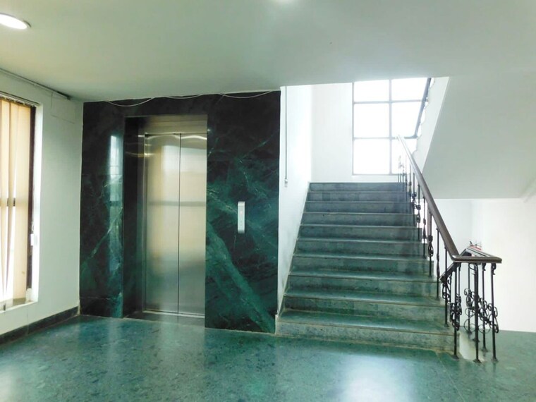 Room, vasant kunj Commercial Office Space 4500 Sq.Ft. In Vasant Kunj Delhi 10637501
