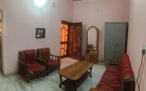 1 BHK Builder Floor For Rent in Aman Vihar