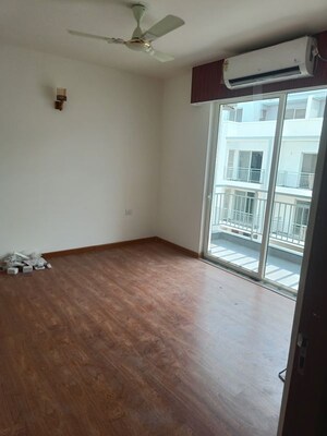 Room in 4 BHK Villa at Godrej Golf Link Villas, Sector 27 Yamuna Expressway – for Rent