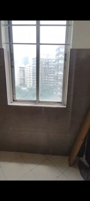 Room in 3 BHK Apartment at Om Ratan Apartment, Worli – for Rent