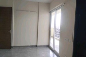 Room in 3 BHK Apartment at Saya Gold Avenue, Vaibhav Khand – for Rent