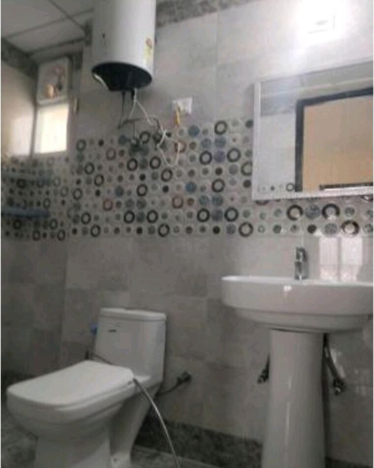 Attached Bathroom, saya-gold-avenue 3 Bedroom 1770 Sq.Ft. Apartment In Vaibhav Khand Ghaziabad 10637490