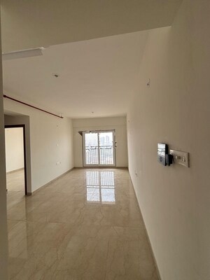 Room in 3 BHK Apartment at Godrej Urban Park, Chandivali – for Rent