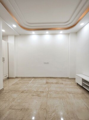 Room in 4 BHK Builder Floor at Rohini Sector 7 – for Sale