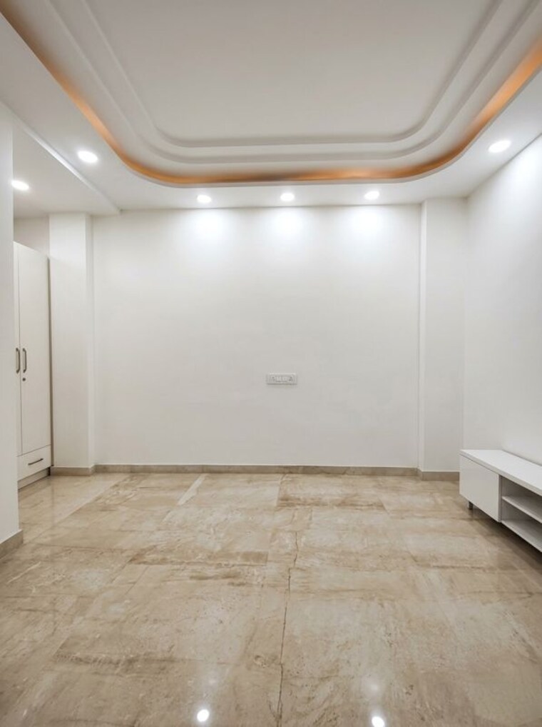 Room, rohini sector 7 4 Bedroom 1300 Sq.Ft. Builder Floor In Rohini Sector 7 Delhi 10637555