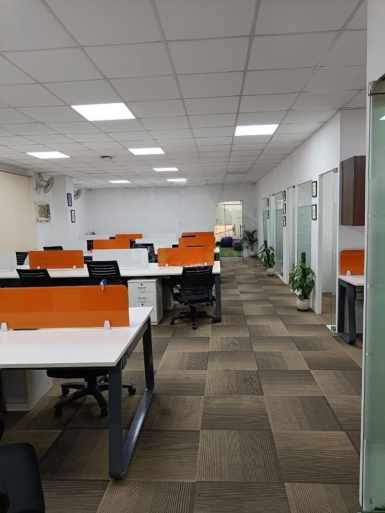 Team Area, mg road Commercial Office Space 1400 Sq.Ft. In Mg Road Indore 10637566