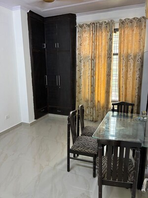 1 BHK Builder Floor For Rent in Sector 45