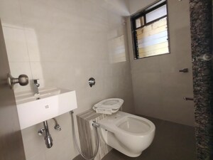 Bathroom in 1.5 BHK Apartment at Atul Horizon, Bhandup West – for Rent