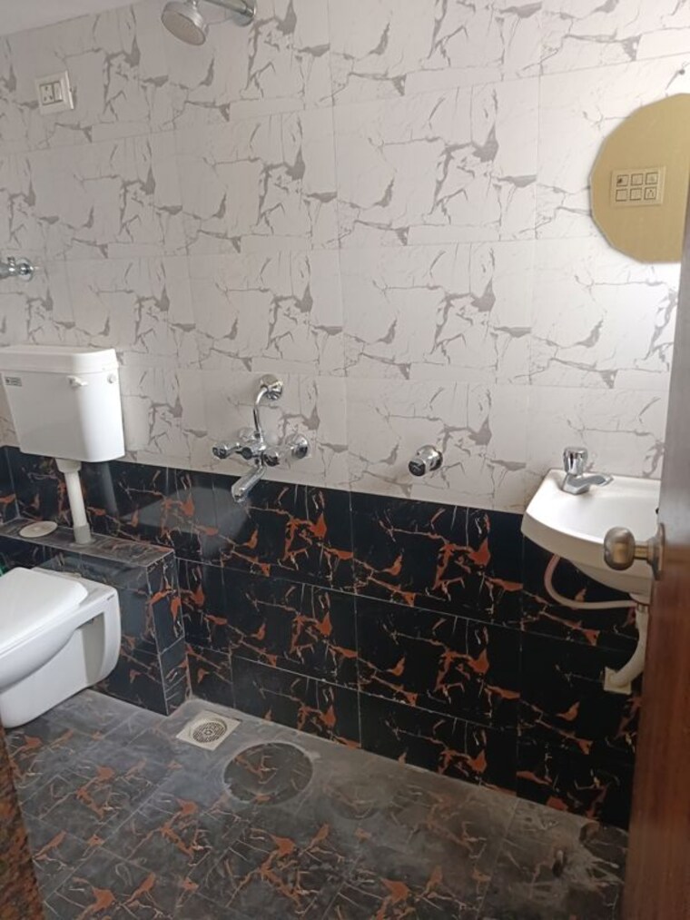 Bathroom, yogiraj-chs 2 Bedroom 900 Sq.Ft. Apartment In Virar West Palghar 10637590