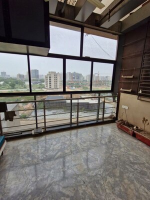 Room in  Office Space at Gota – for Rent