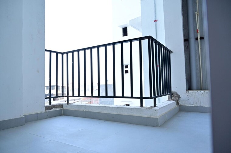 Balcony, e-square-aspire 3 Bedroom 2400 Sq.Ft. Penthouse In Gomti Nagar Lucknow 10637671