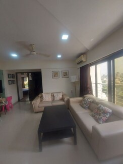2 BHK + Prayer Room Apartment For Rent in Bandra West