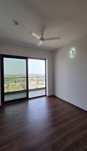 Room in 3.5 BHK Apartment at Krisumi Waterfall Residences, Sector 36a – for Rent