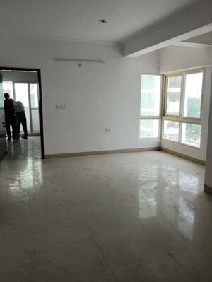 Room in 2 BHK Apartment at LDA Srijan Apartments, Aliganj – for Rent