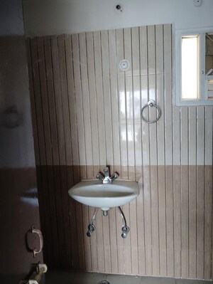 Bathroom in 2 BHK Apartment at LDA Srijan Apartments, Aliganj – for Rent