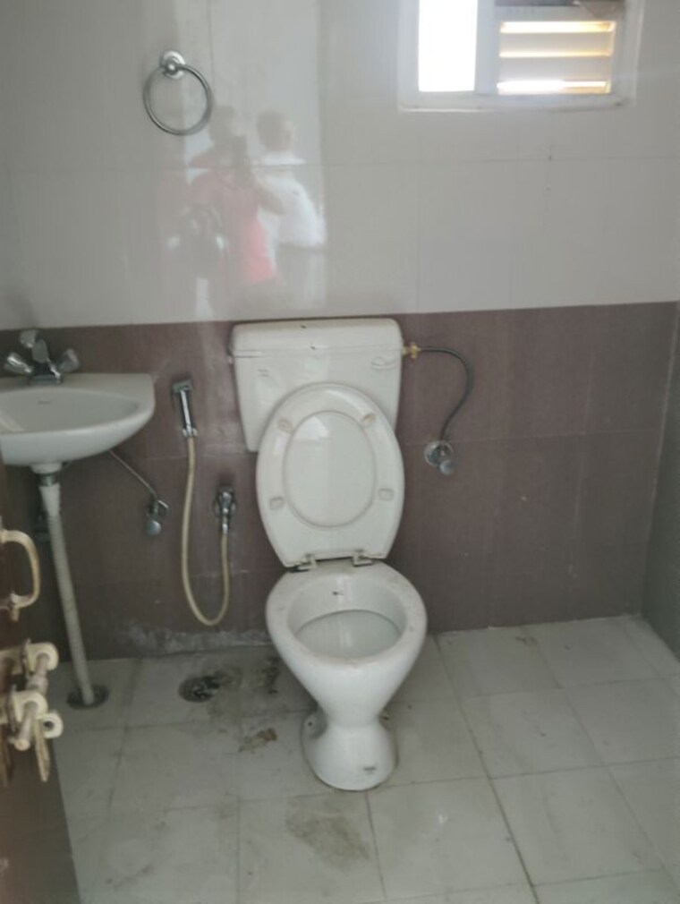 Bathroom, lda-srijan-apartments 2 Bedroom 1100 Sq.Ft. Apartment In Aliganj Lucknow 10637712