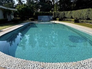 Swimming Pool in 6 BHK Independent House at Chattarpur – for Rent