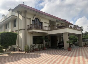 6 BHK Independent House – Exterior View View at Chattarpur - for Rent