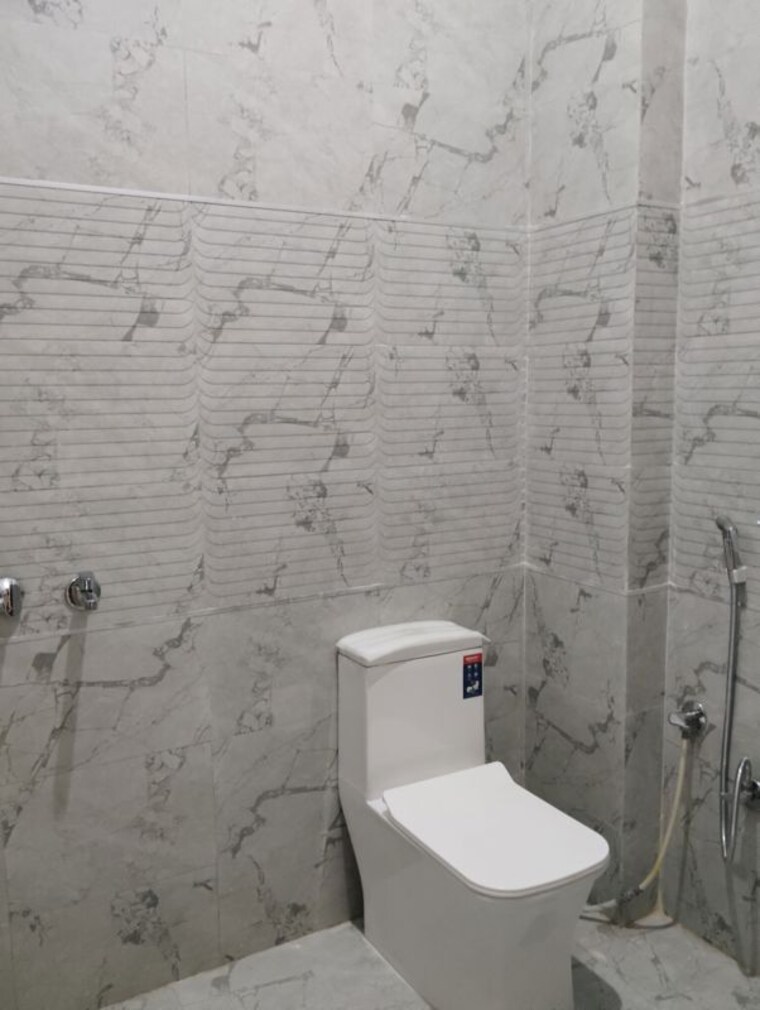 Bathroom, vikas-vihar-green-city 2 Bedroom 1500 Sq.Ft. Independent House In Sultanpur Road Lucknow 10637745