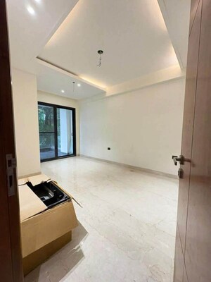 Room in 3 BHK Apartment at Emaar The Palm Drive-The Premier Terraces, Sector 66 – for Sale