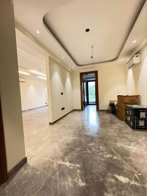 Room in 3 BHK Apartment at Emaar The Palm Drive-The Premier Terraces, Sector 66 – for Sale