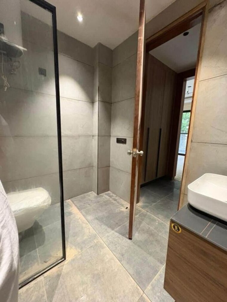 Bathroom, emaar-the-palm-drive-the-premier-terraces 3 Bedroom 1966 Sq.Ft. Apartment In Sector 66 Gurgaon 10637749