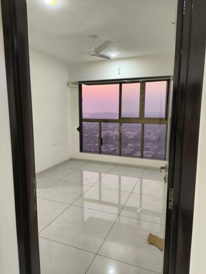 Room in 2 BHK Apartment at Chandak 34 Park Estate, Goregaon West – for Rent
