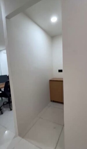 Room in  Office Space at Gota – for Rent