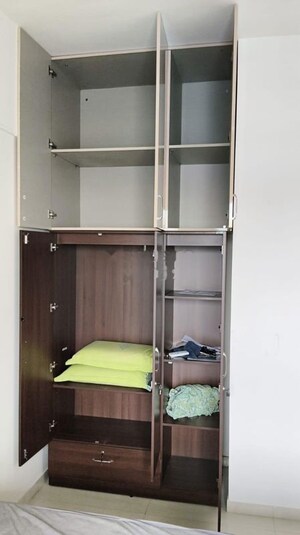 Furnished Amenities in 2.5 BHK Apartment at Lodha Bellagio, Powai – for Rent