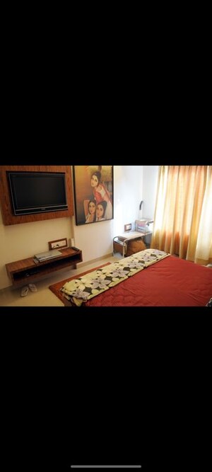 Bedroom in 2 BHK Apartment at Anu Apartment Vile Parle, Vile Parle West – for Rent