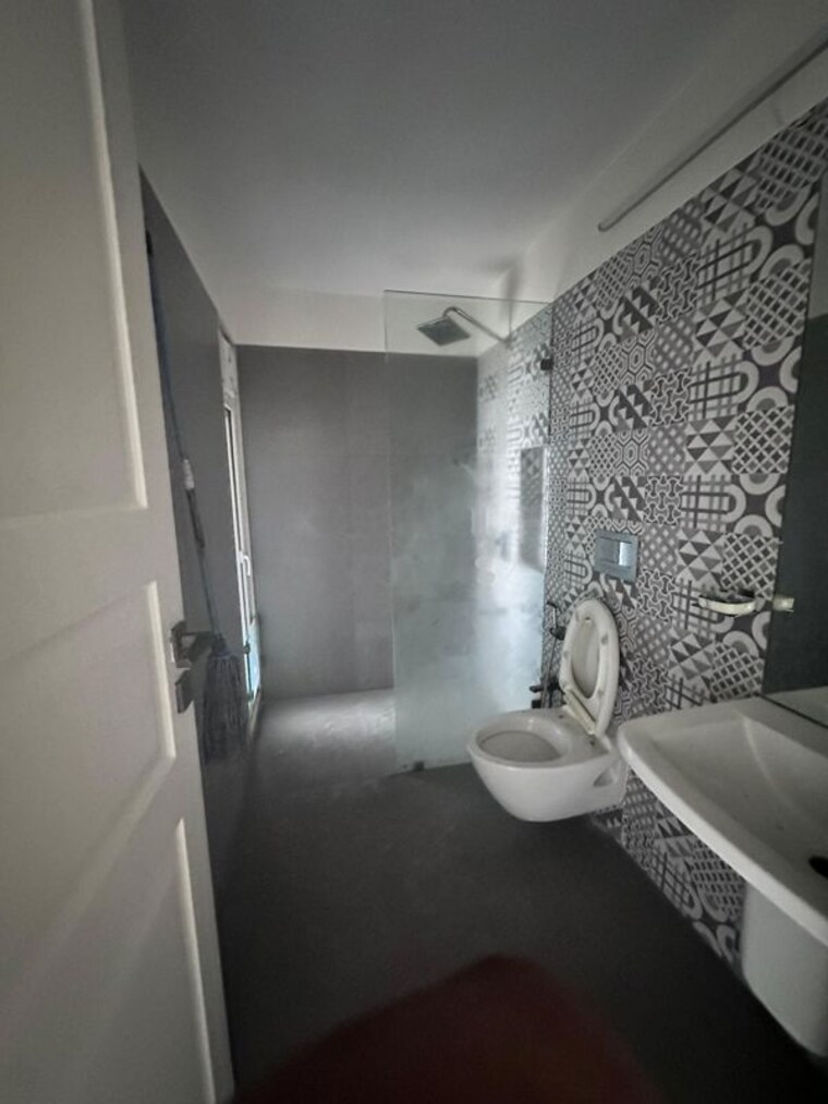 Bathroom, kanakia-paris 2.5 Bedroom 1155 Sq.Ft. Apartment In Bandra East Mumbai 10637835