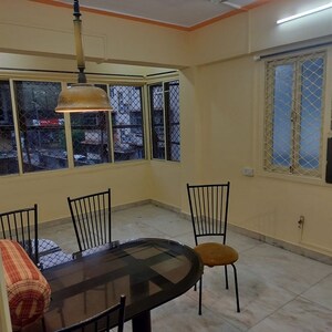 1 BHK Apartment For Rent in Khar West