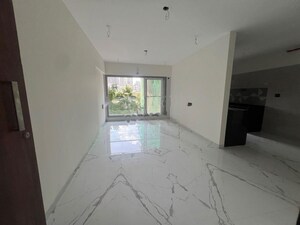 Room in 1 BHK Apartment at Swastik Platinum Apartment, Vikhroli East – for Rent