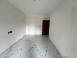 Room in 1 BHK Apartment at Swastik Platinum Apartment, Vikhroli East – for Rent