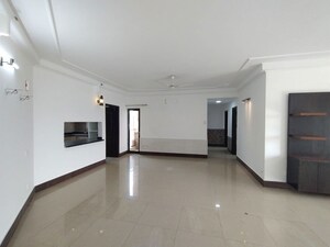 Room in 3 BHK Apartment at BPTP Freedom Park Life, Sector 57 – for Sale