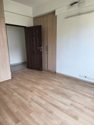 Room in 3 BHK Apartment at BPTP Freedom Park Life, Sector 57 – for Sale