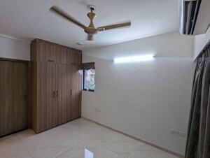 Room in 3 BHK Apartment at Godrej Urban Park, Chandivali – for Rent