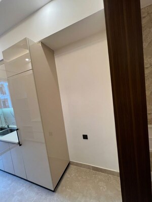 Building Lobby in 3 BHK Builder Floor at Raj One Good Earth, Sector 71 – for Sale