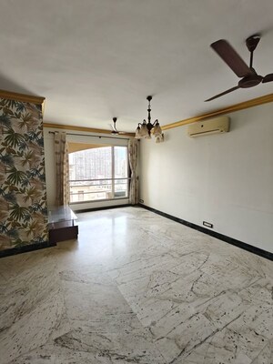 Room in 3 BHK Apartment at Hiranandani Gardens Glen Height, Powai – for Rent