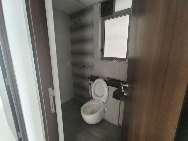 Bathroom, atul-horizon 1.5 Bedroom 755 Sq.Ft. Apartment In Bhandup West Mumbai 10637929