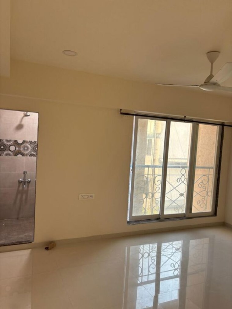 Room, bandra west 2 Bedroom 700 Sq.Ft. Apartment In Bandra West Mumbai 10637940