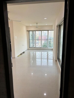 Room in 2 BHK Apartment at Bandra West – for Rent