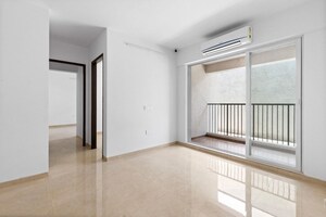 Room in 2 BHK Apartment at Dosti Greenscape, Hadapsar – for Sale