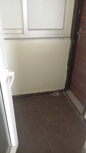 Room in 3 BHK Apartment at Govind Vihar – for Rent