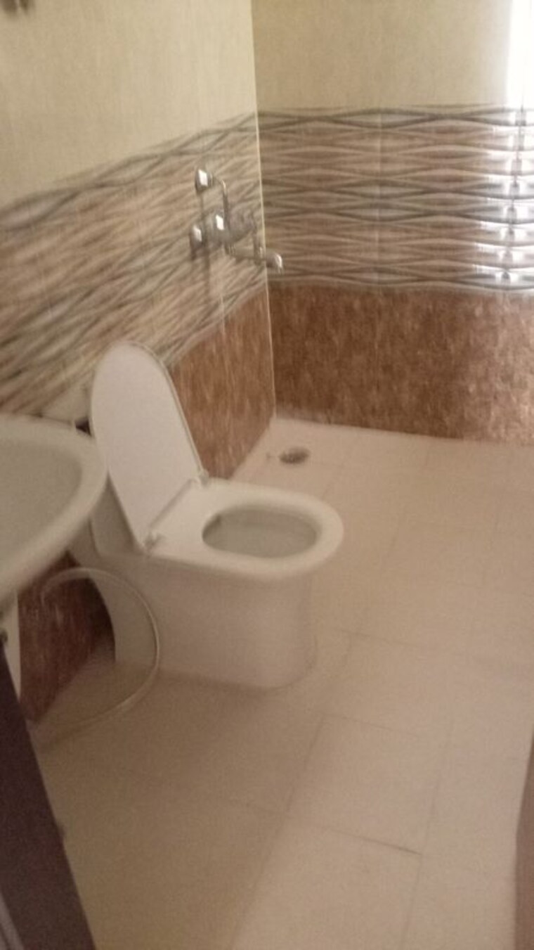 Bathroom, govind vihar 3 Bedroom 1530 Sq.Ft. Apartment In Govind Vihar Dehradun 10637945